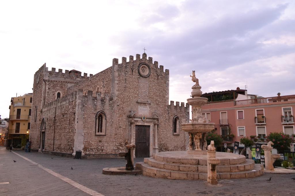 Charming Place Taormina Bagian luar foto